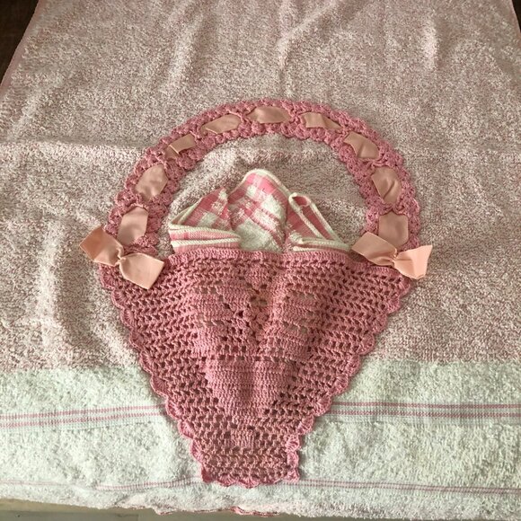 Crochet Towel W/Lace & Bow Accents MCM Pink & White - Picture 3 of 4